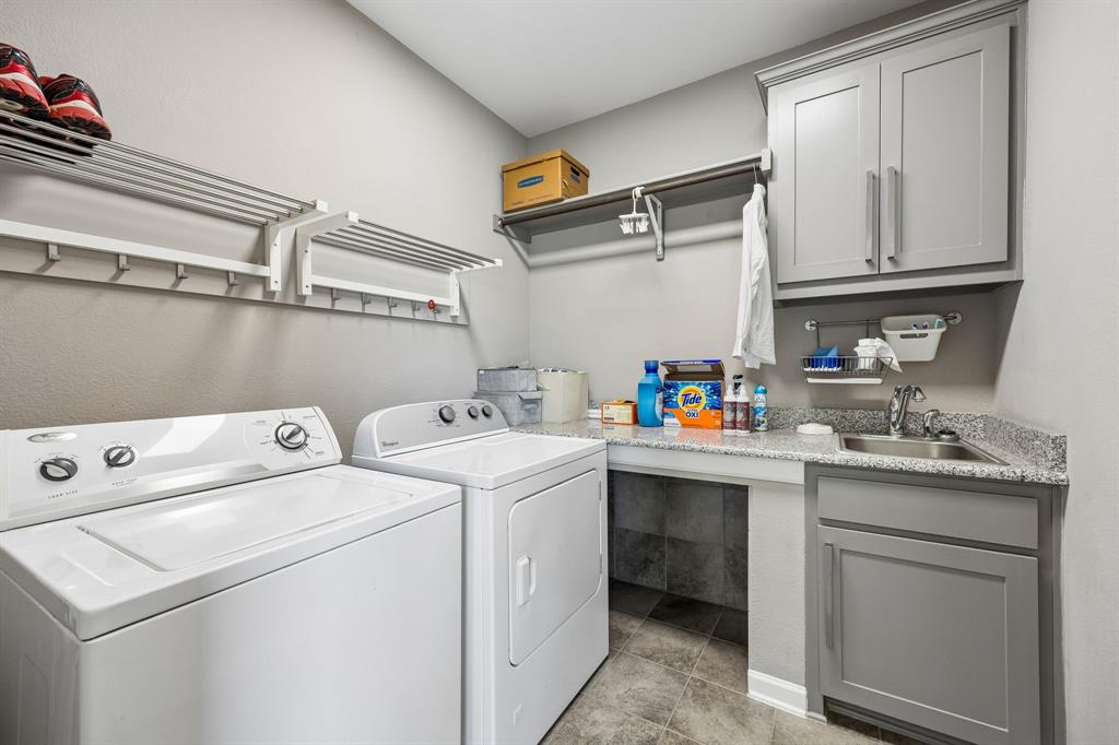 Villas Lk Hlnds Add - Residential