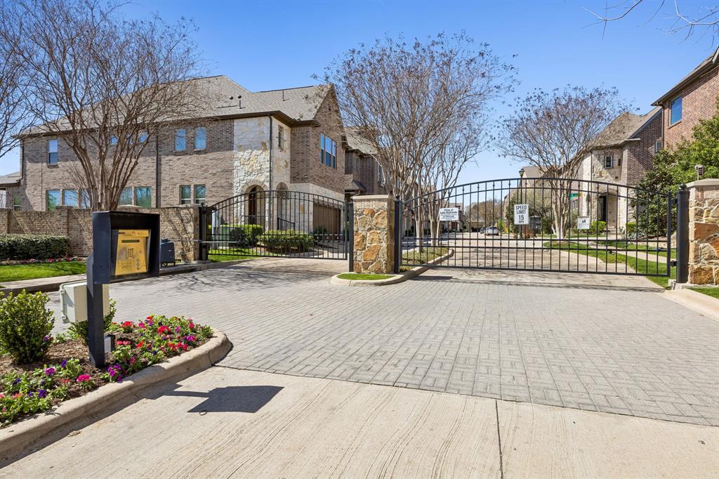 Villas Lk Hlnds Add - Residential