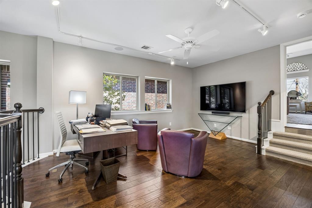 Villas Lk Hlnds Add - Residential