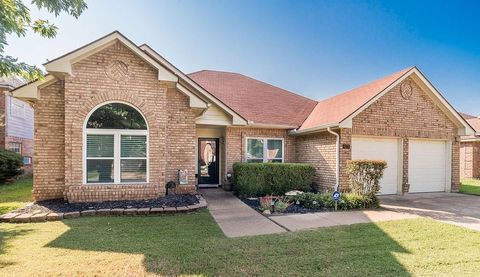 423 Clayton Street Grand Prairie TX 75052
