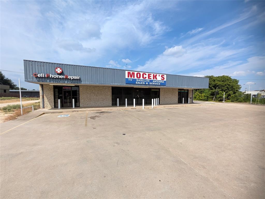 4601 W Waco Drive 4605