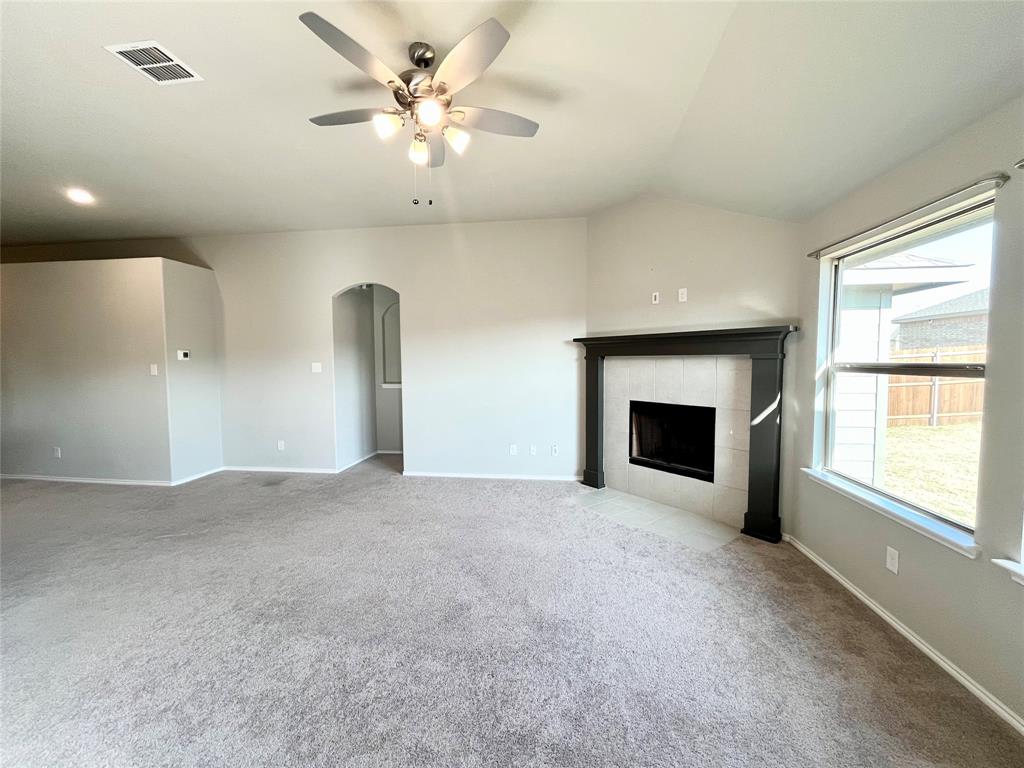 CHISHOLM HILLS ADDITION - Residential Lease