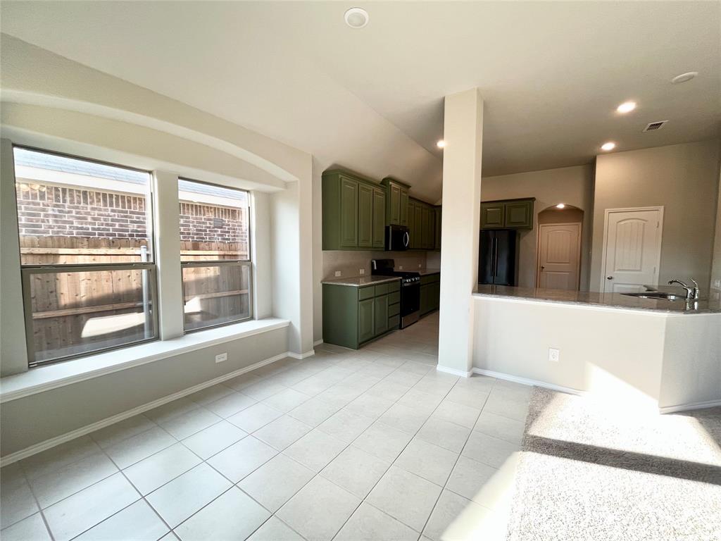 CHISHOLM HILLS ADDITION - Residential Lease