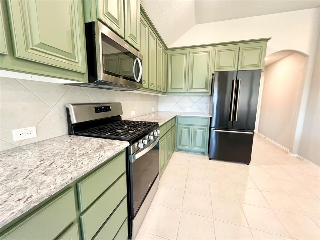 CHISHOLM HILLS ADDITION - Residential Lease