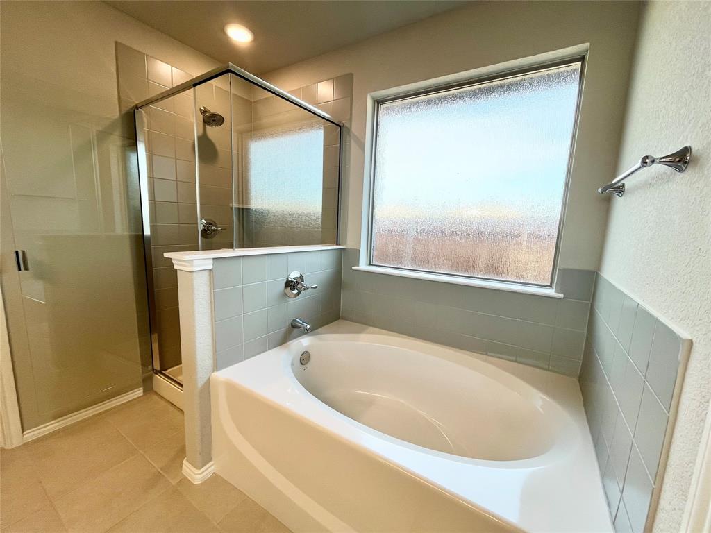 CHISHOLM HILLS ADDITION - Residential Lease