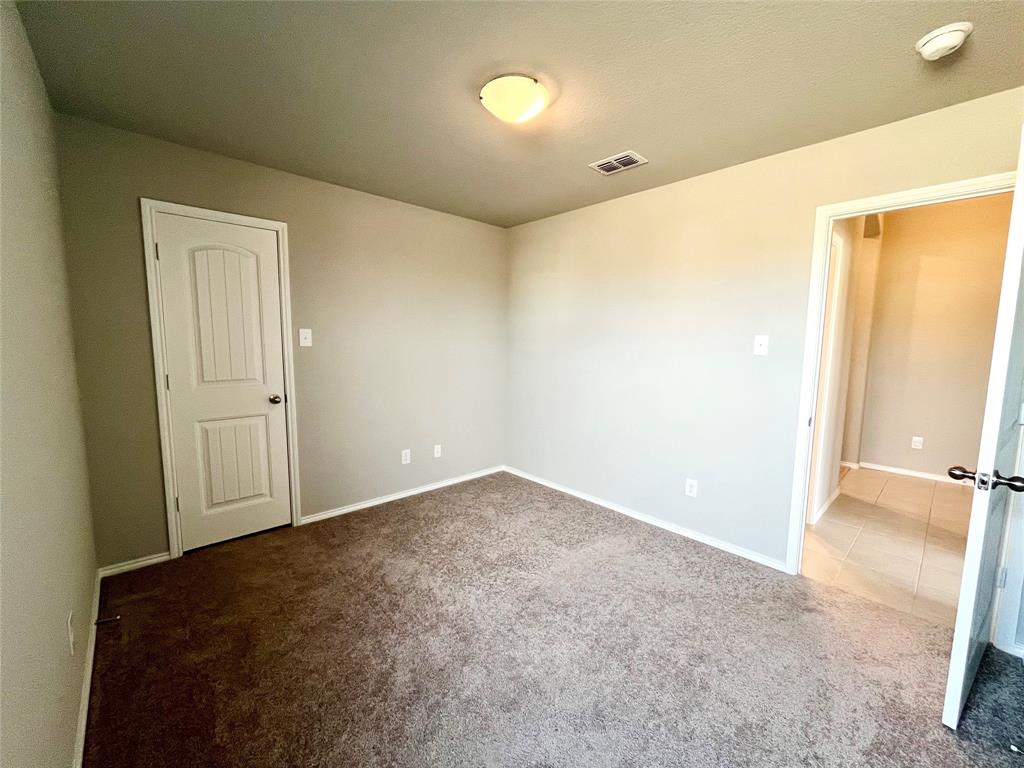 CHISHOLM HILLS ADDITION - Residential Lease