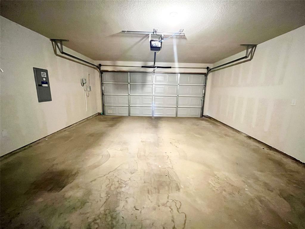 CHISHOLM HILLS ADDITION - Residential Lease