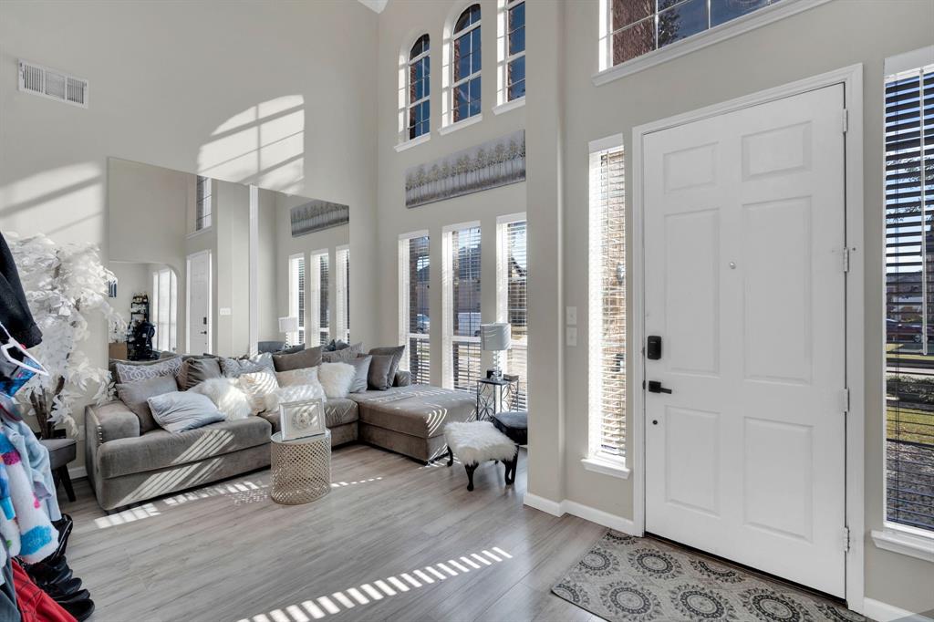 1335 Ridgeview Drive