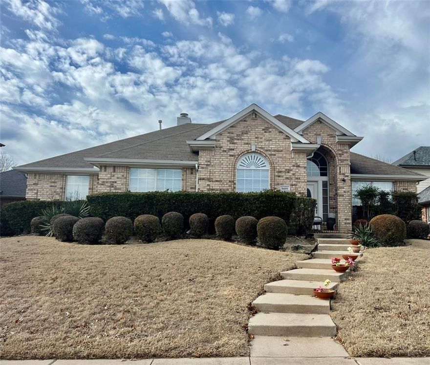 Beautiful one-story custom home located in Plano with Frisco ISD. Great open floorplan with 4 bedrooms and 2 bathrooms. The main bathroom has a separate tub, shower, and dual sinks. Freshly remodeled in 2021. New carpet, elegant vinyl flooring in living, dining, bedroom, and hallway. Fresh paint throughout the home. Located in desired Fairways of Ridgeview, close to 121. Anderson Elementary is within walking distance.