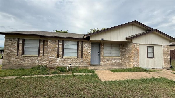 4916 MCDOUGAL ST, GREENVILLE, TX 75401 - Image 6d7a0aa504d291cbb368a2d0c05129bf/130932413