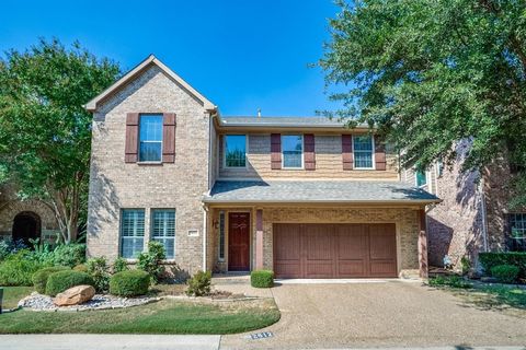 Photo of 2612 Waters Edge Lane, Fort Worth, TX 76116 (MLS # 21086027)