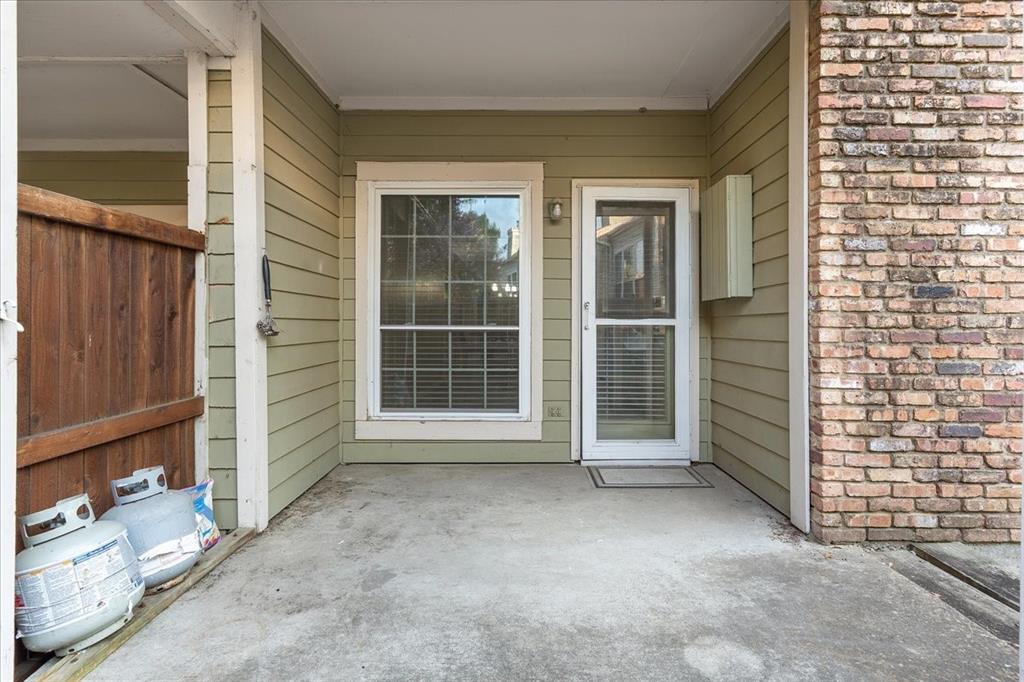 Oaks Of Lakewood Condo Ph 01 - Residential