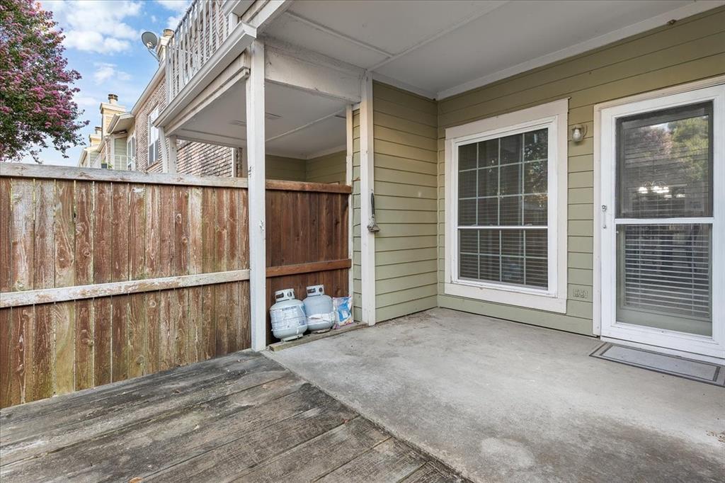 Oaks Of Lakewood Condo Ph 01 - Residential