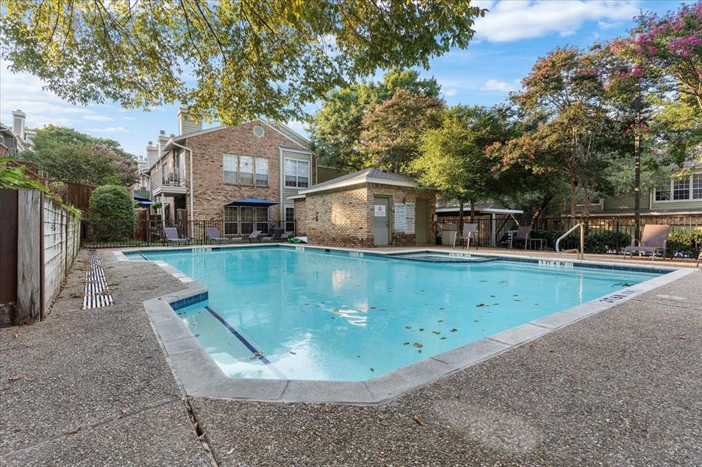 Oaks Of Lakewood Condo Ph 01 - Residential