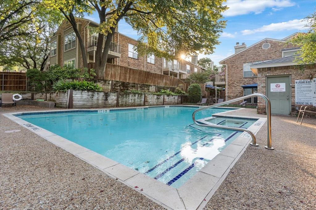 Oaks Of Lakewood Condo Ph 01 - Residential