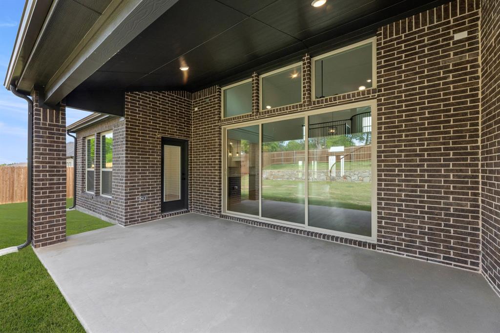 1115 Willow Lake Drive