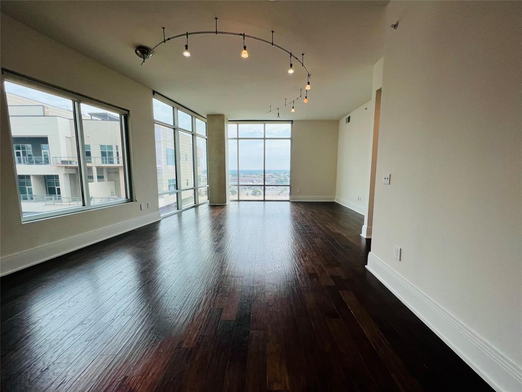 8066 Park Lane 816