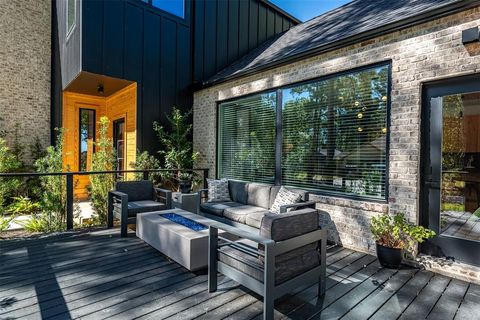 Tiny photo for 380 Vail Court, Montgomery, TX 77356 (MLS # 21102102)