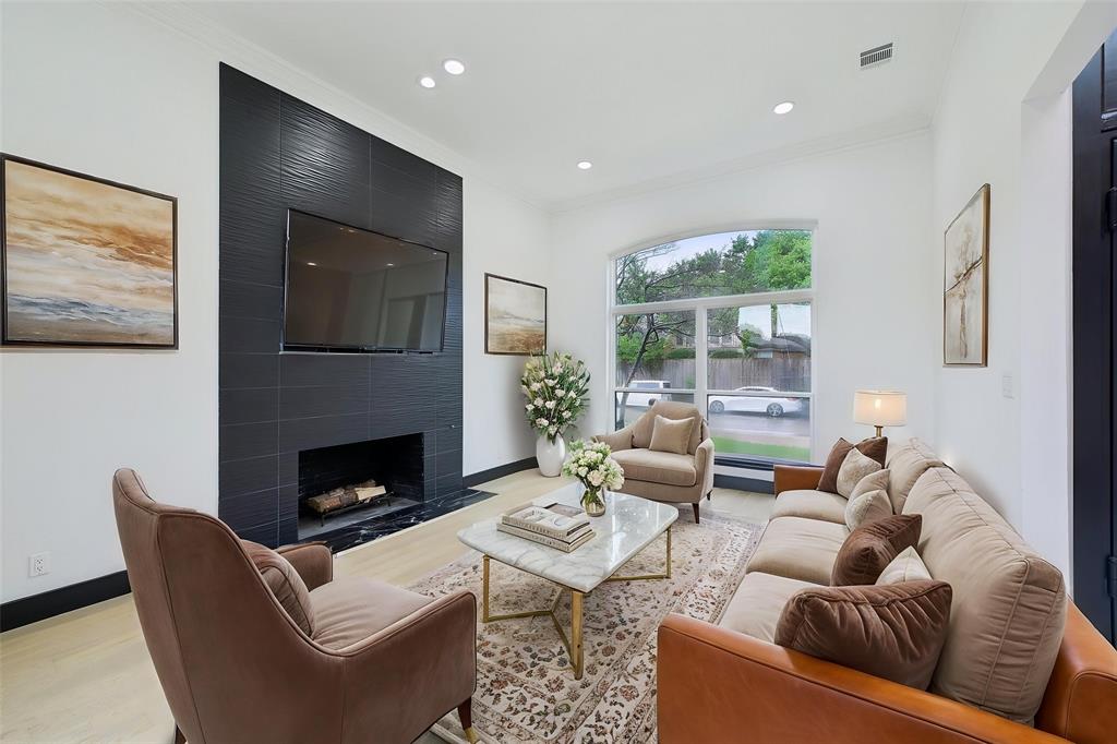4219 Hollow Oak Drive