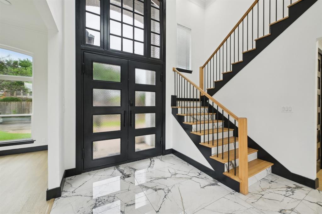 4219 Hollow Oak Drive