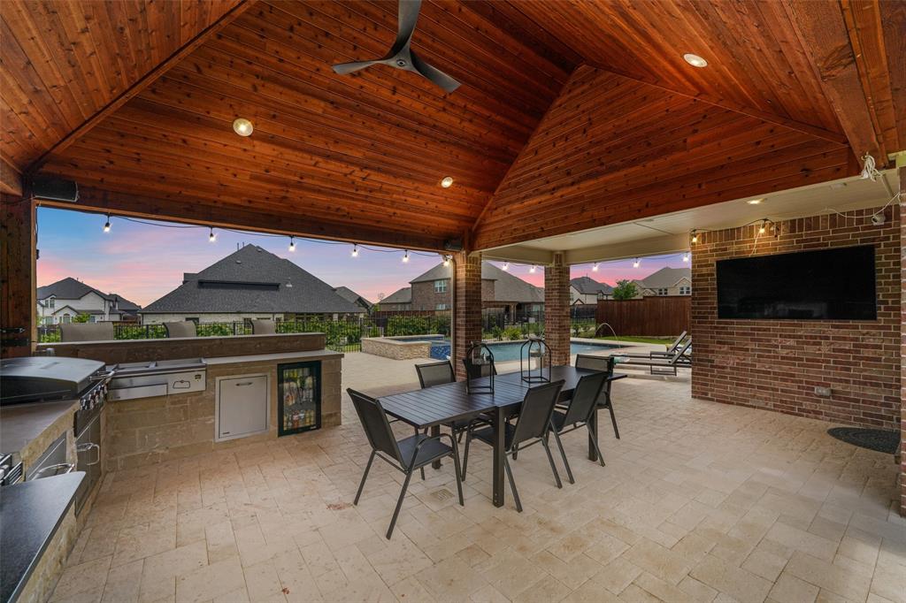 701 Featherstone Lane