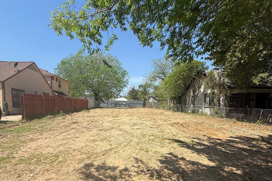 Exceptional opportunity to build in one of Dallas’ most desirable and rapidly developing areas. This cleared lot at 2315 W Lovers Lane offers a rare chance to create a custom residence or investment property in a location surrounded by new construction and established homes.
Ideally positioned with convenient access to Love Field, Inwood Village, the Dallas North Tollway, and major dining and retail, this property combines accessibility with strong long-term value. The lot provides a clean slate with ample space to design a modern home tailored to today’s lifestyle.
Whether you’re a builder, investor, or future homeowner, this is an outstanding opportunity to secure land in a high-demand corridor with continued growth and development.
Don’t miss your chance to build in the heart of Dallas.