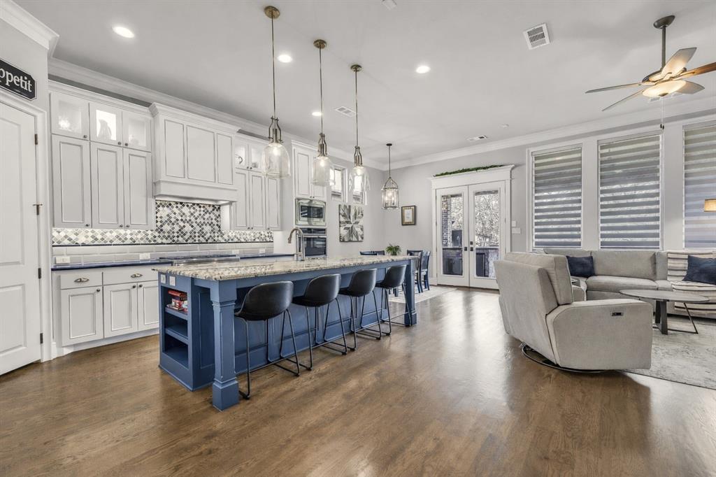 4407 Eastwoods Drive