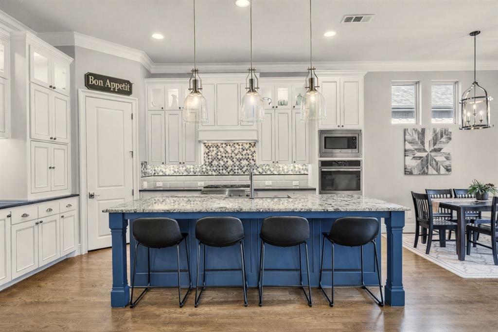 4407 Eastwoods Drive