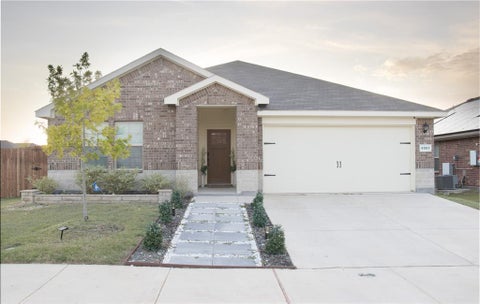 Photo of 9501 Mountain Mint Drive, Fort Worth, TX 76131 (MLS # 21341891)