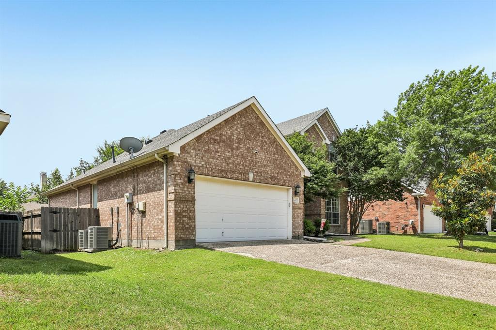 1421 Stone Bend Lane