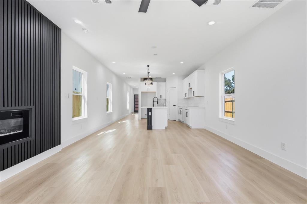 lincoln Manor - Residential