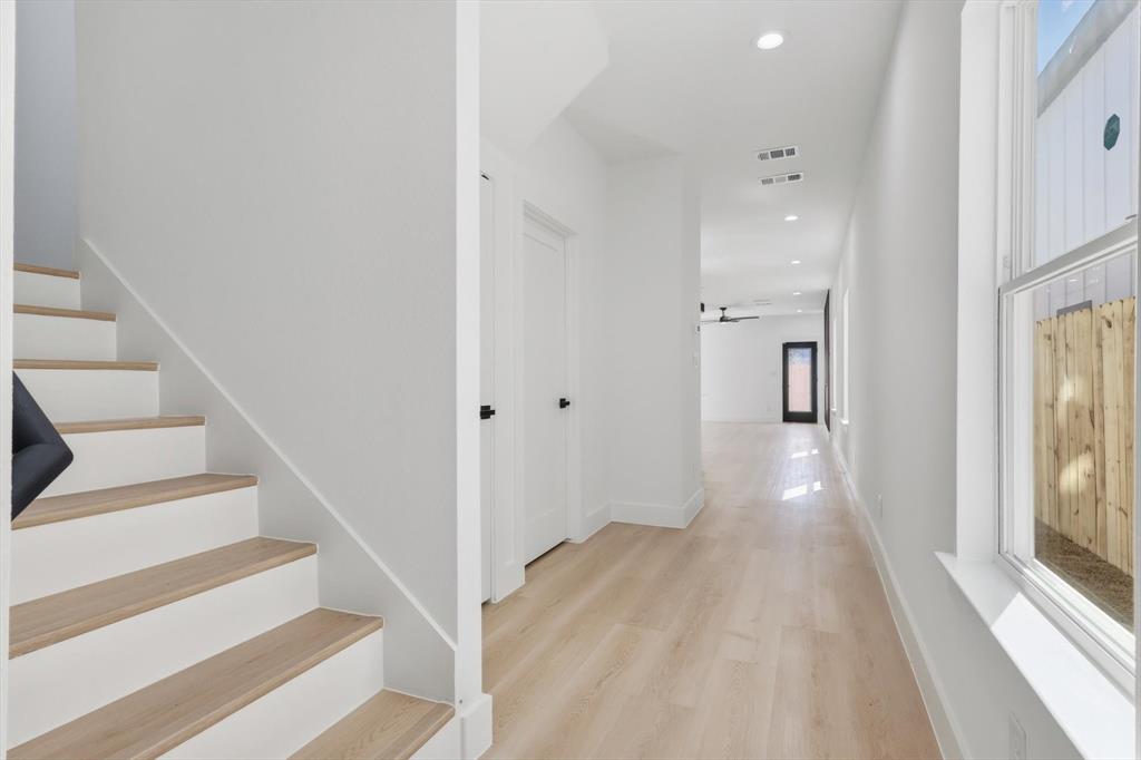 lincoln Manor - Residential