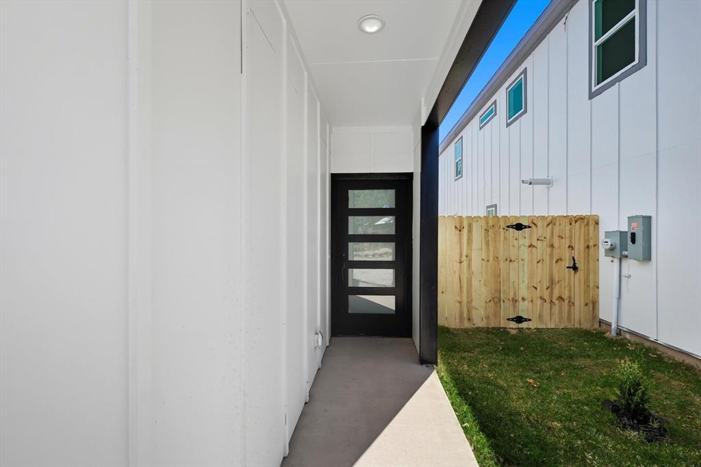 lincoln Manor - Residential