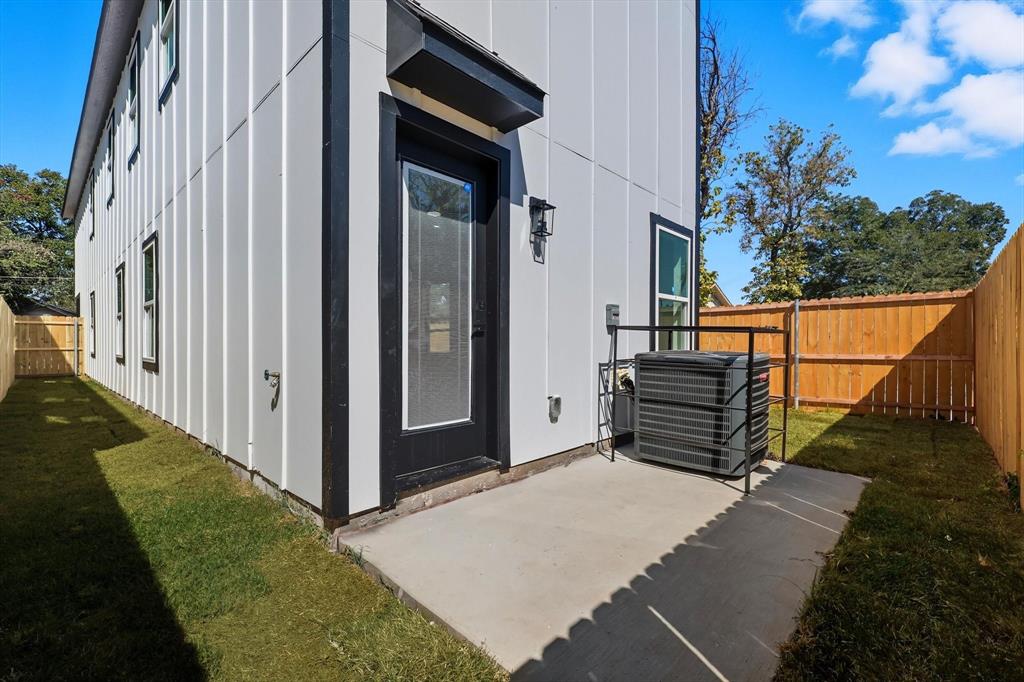 lincoln Manor - Residential
