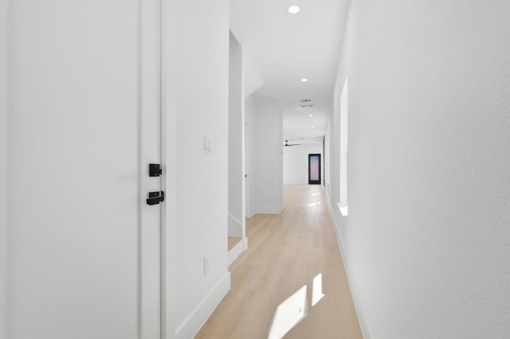 lincoln Manor - Residential