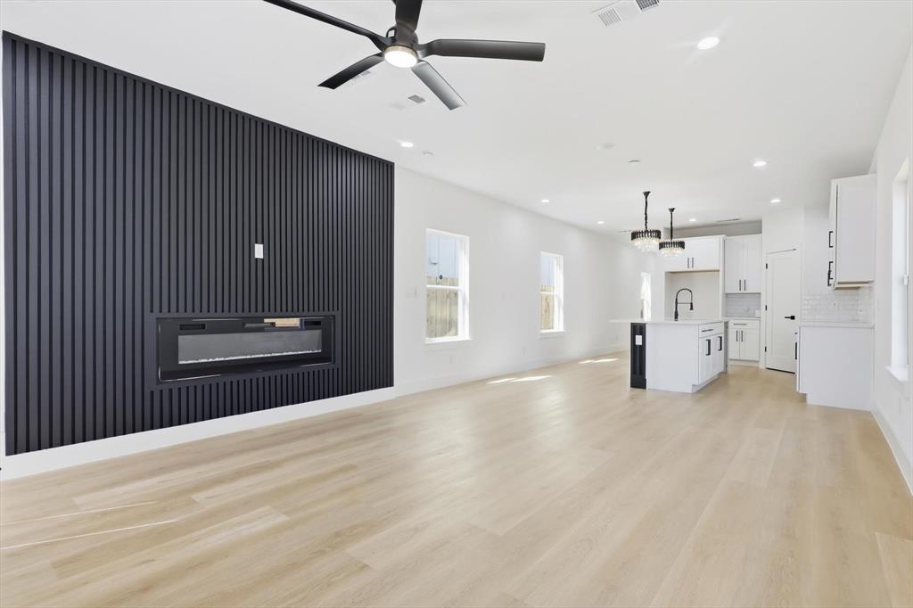 lincoln Manor - Residential