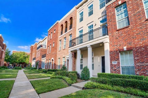 Property photo of 15846 Breedlove Place 152, Addison, TX 75001