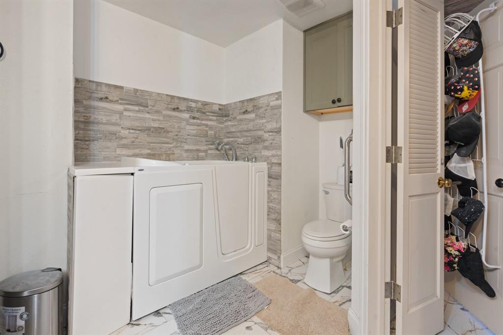 Reflection Bay Condo On Lake Arl - Residential