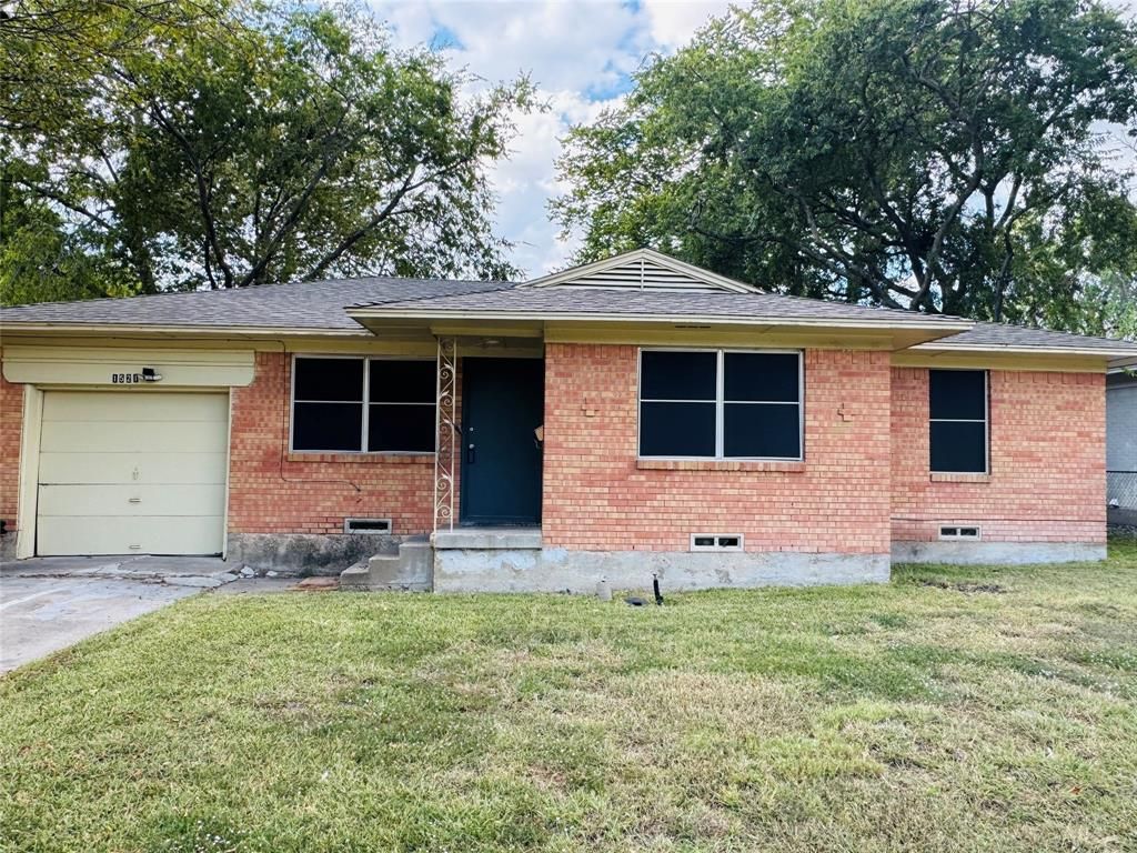Photo of 1521 Longview Street, Mesquite, TX 75149 (MLS # 21090116)