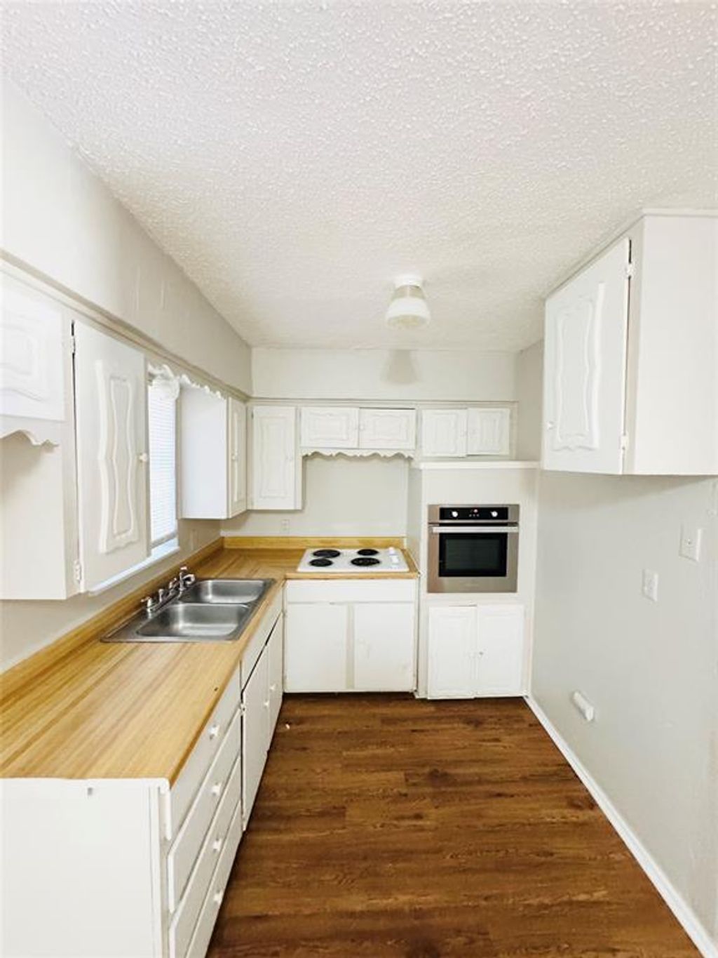 Photo of 1521 Longview Street, Mesquite, TX 75149 (MLS # 21090116)