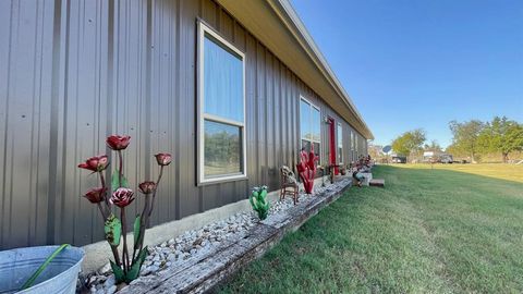 A home in Mexia