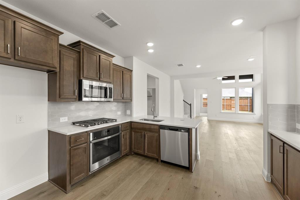 900 Collegiate Drive