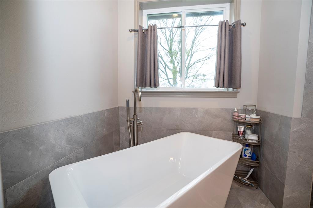 A0736 - M MC DONALD - Farm