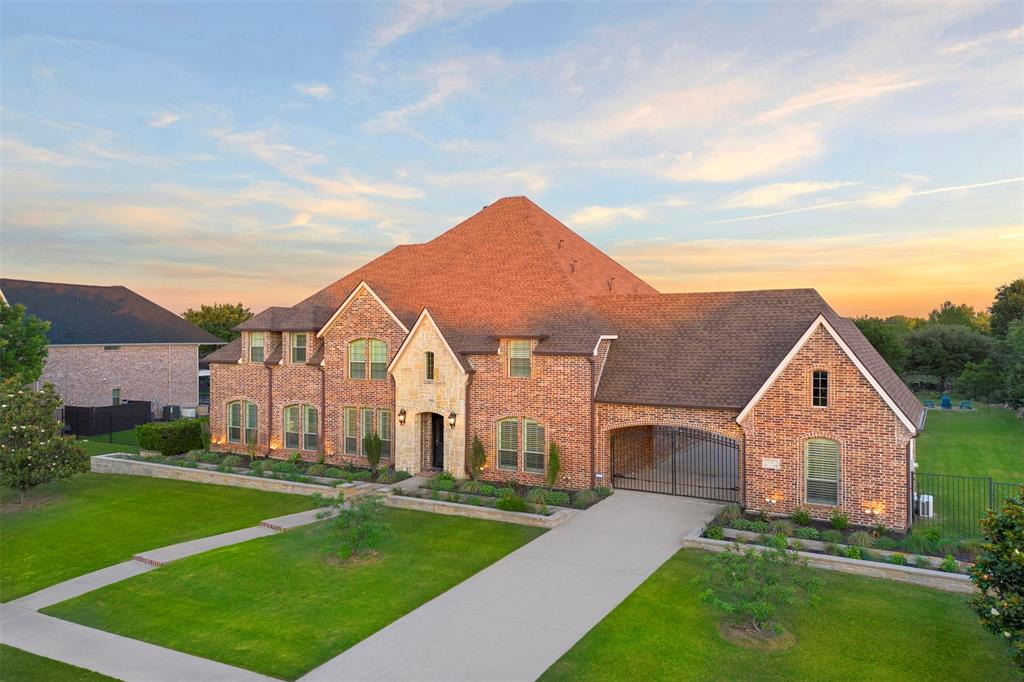 1302 Featherwood Drive