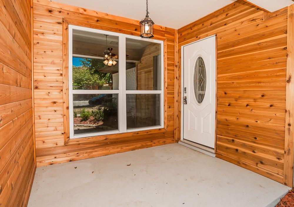 2908 Longfellow Lane