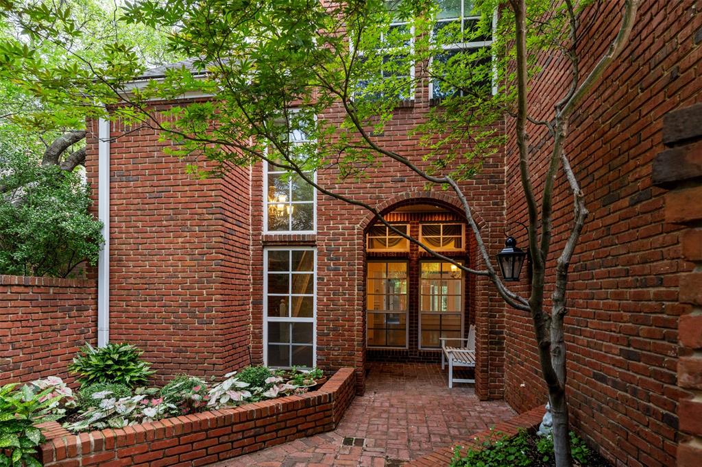 7 Queensview Court