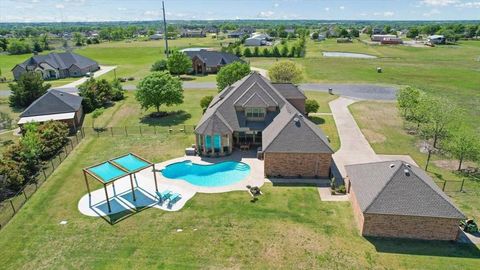 Photo of 373 Sundance Drive, Van Alstyne, TX 75495 (MLS # 21233980)