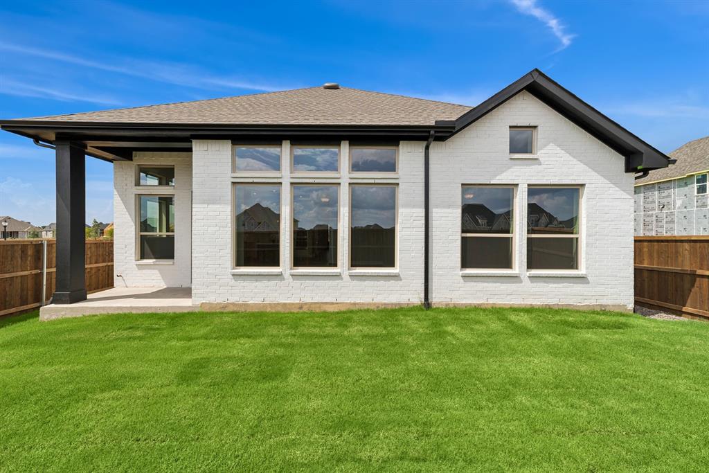 4237 Silver Spur Court