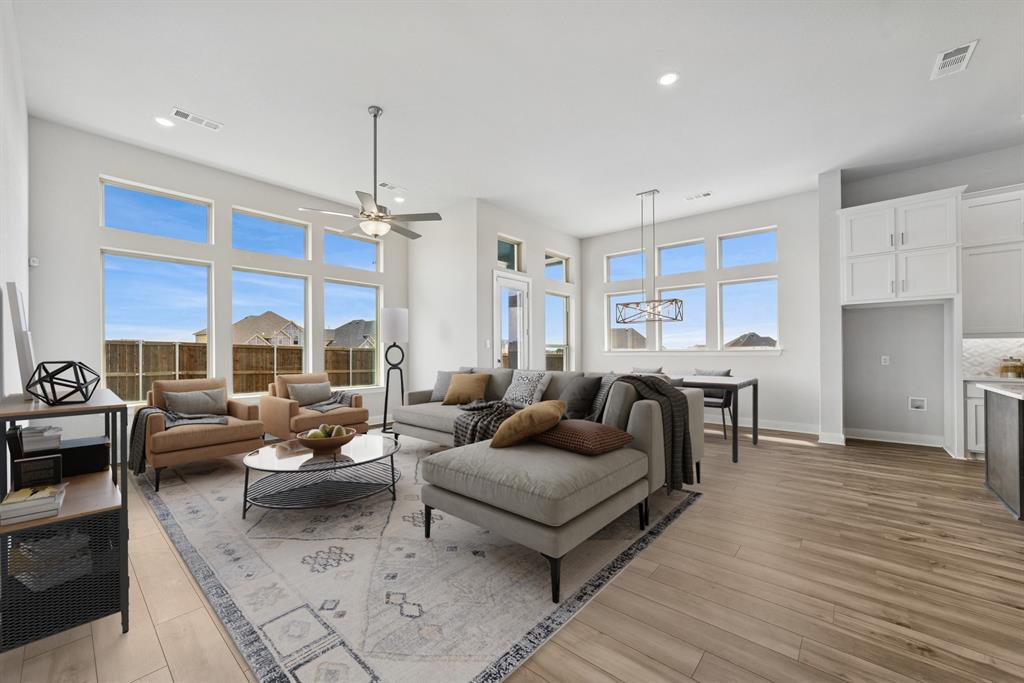 4237 Silver Spur Court