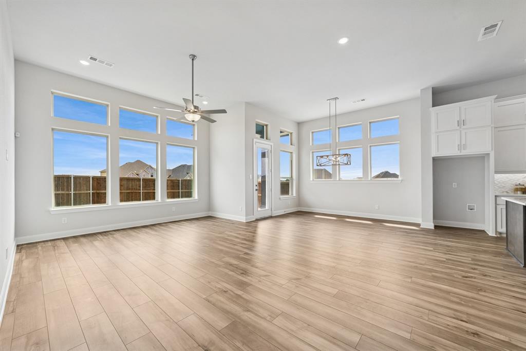 4237 Silver Spur Court